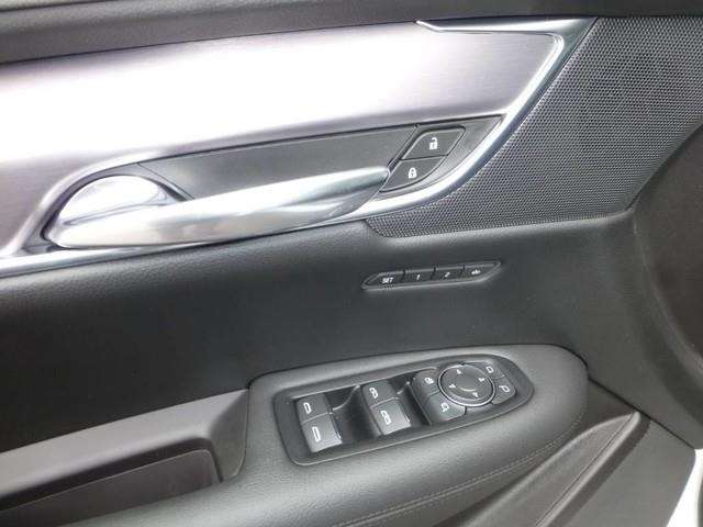 2017 Cadillac XT5 Premium Luxury 4dr SUV